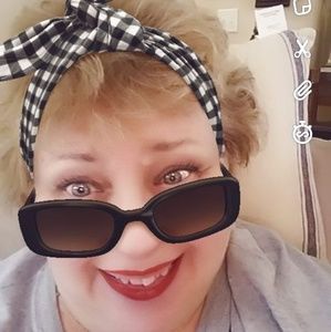 Meet your Posher, Gina